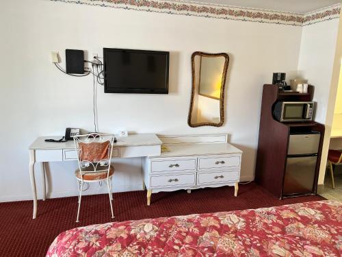 Inn Towne Motel - image 5
