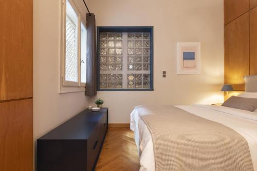 Vibrant apartment in Kolonaki area