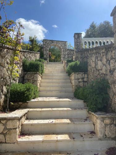 Villa by the Lake in Karoubatika near Agios Ioannis