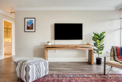 CozySuites 800 Tower 1BR with gym! 16 in Louisville, USA