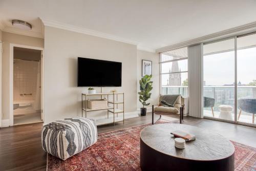 CozySuites 800 Tower 1BR with gym! 02 in Louisville, USA
