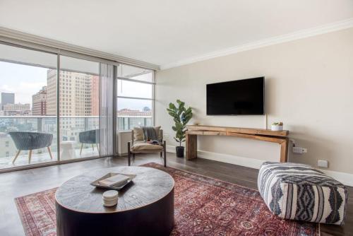 CozySuites 800 Tower 1BR with gym! 13 in Louisville, USA