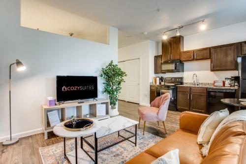 Astonishing CozySuites on I-35 with pool&parking #11 in Pflugerville, USA