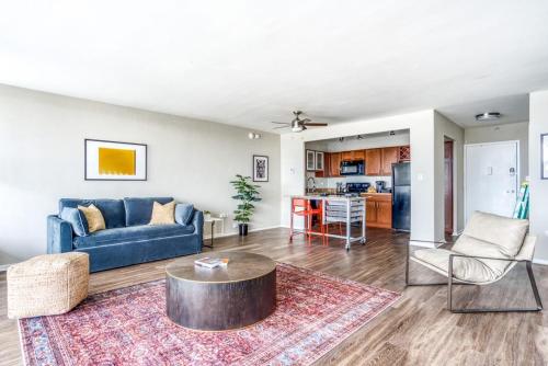 Spacious 2BR 2BA CozySuites with gym! 30 in Louisville, USA