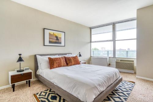 Spacious 2BR 2BA CozySuites with gym! 30 in Louisville, USA