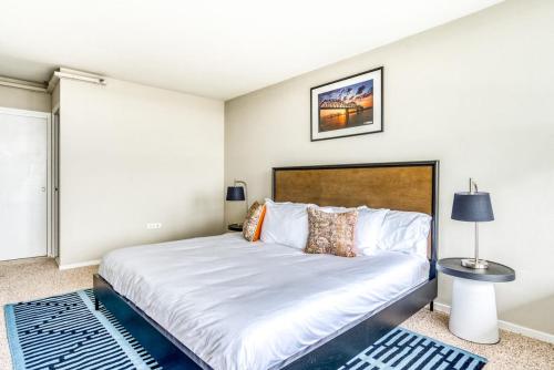 Spacious 2BR 2BA CozySuites with gym! 30 in Louisville, USA