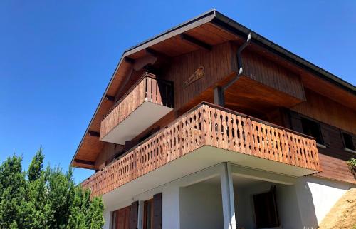 Chalet Letach - 'Great Bike Park Access' relax around the fire pit, mountain retreat Chatel