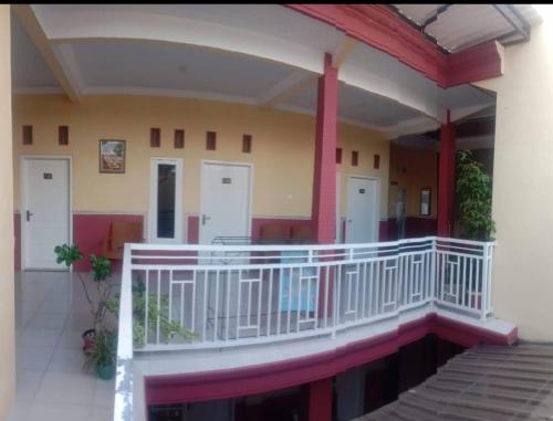 Hostel TARUNA in Genteng