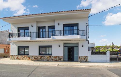 Amazing Home In Deltebre With Kitchen