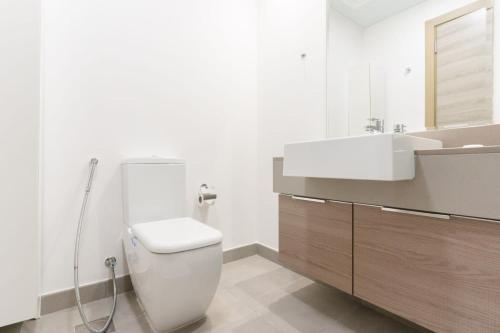 LUXFolio Retreats - Marina Skyline Bloom Towers - image 13