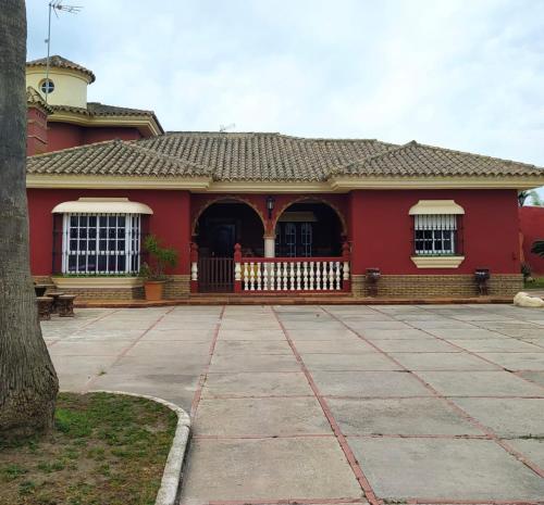 CHALET VACACIONAL a 10 minutos de la playa de La Barrosa
