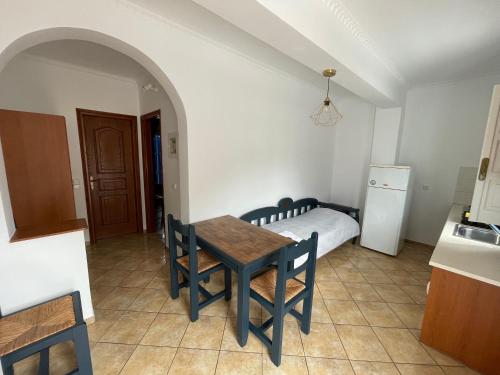 Leonidas Apartments - image 12