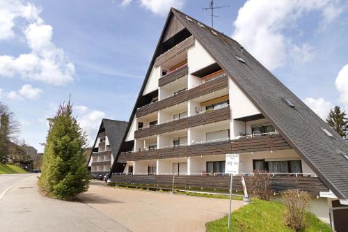 Superior One-Bedroom Apartment with Balcony