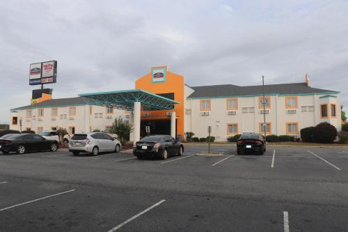 Howard Johnson by Wyndham Tifton GA I-75