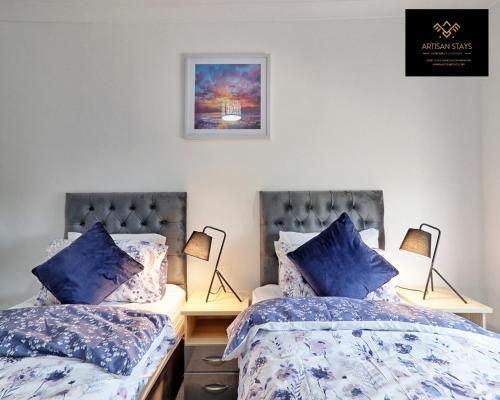 Deluxe Apartment in Southend-On-Sea by Artisan Stays I Free Parking I Perfect for Contractors or Families