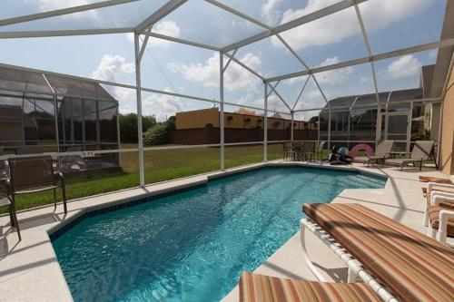 A 4 Bedroom 3 Bathroom Pool villa at Westridge Resort Davenport - image 3