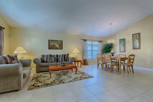 A 4 Bedroom 3 Bathroom Pool villa at Westridge Resort Davenport - image 10