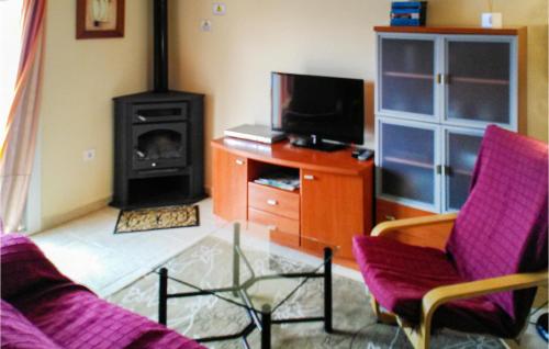 Beautiful home in Cortes de la Frontera w/ Outdoor swimming pool and 3 Bedrooms - image 5