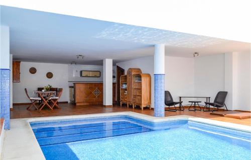 Beautiful home in Cortes de la Frontera w/ Outdoor swimming pool and 3 Bedrooms - image 12