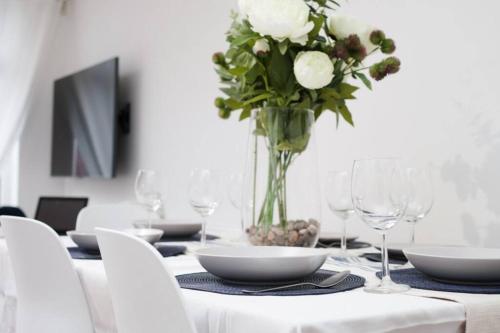 Newly Renovated Modern 4 Bed 3 Bath Apartment London, Londyn (zdjęcie 2)