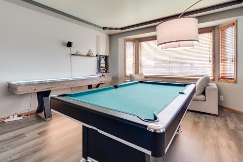Moses Lake Vacation Rental with Hot Tub and Game Room