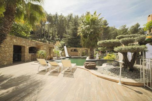 Villa de 5 chambres avec piscine privee jacuzzi et jardin clos a Aubagne