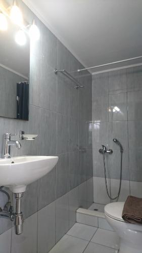 Iris Apartments - main image