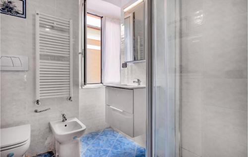 ห้องน้ำ, Stunning Apartment In Genova With Wifi And 1 Bedrooms in เจนัว วอเตอร์ ฟรอนท์