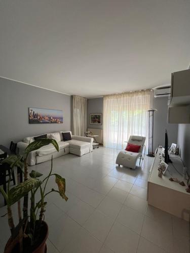 Casa del Verde - spazioso appartamento con terrazzo e giardino - Apartment - Lanciano