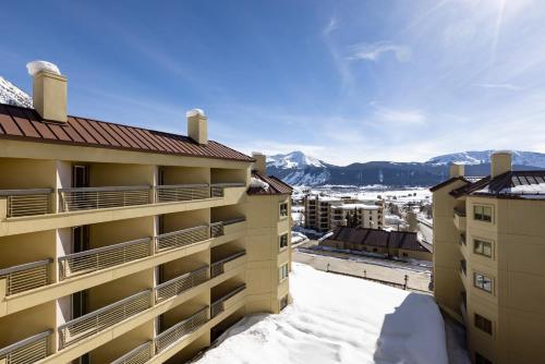 Elevation Hotel & Spa Room Type - Valley View Double Queen