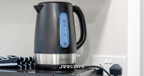 JRR Stays - JVC Bloom Tower B611 Studio Sleeps 2 - image 8