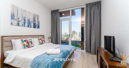 Stylish Studio - Panoramic Pool View - JVC, Dubai