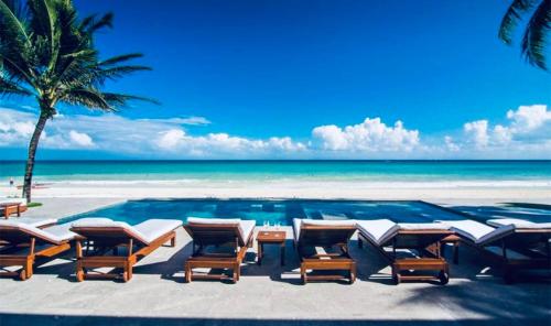 Beachfront Villa Large Groups, Fully Staffed with Transportation Included, All Inclusive Optional