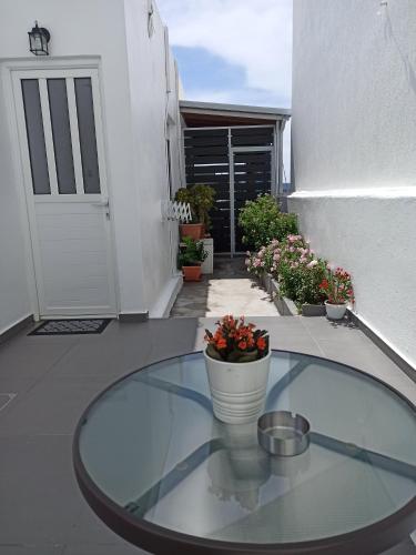 Tzoka's Apartments in เกาะมีลอส