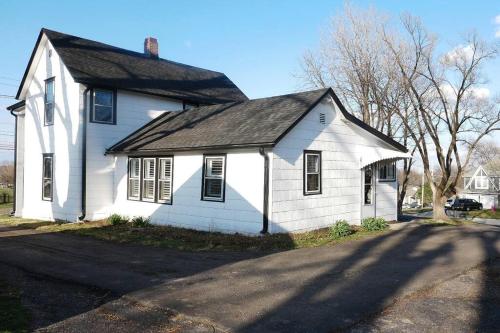 1908 Modern Farmhouse on large private treed lot