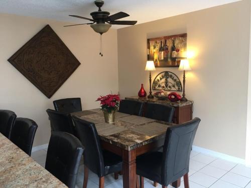 The Private Retreat - Three Bedroom Home - image 21