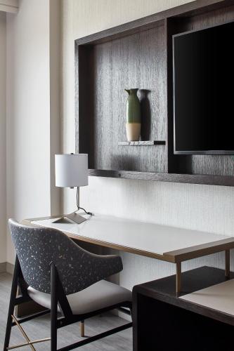UNC Charlotte Marriott Hotel & Conference Center - image 6