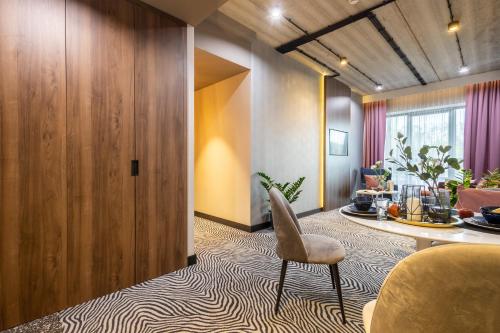 HOTEL ZOO - image 4