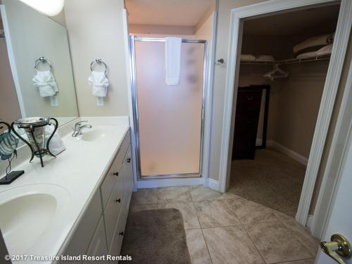 Treasure Island 0706 - image 26