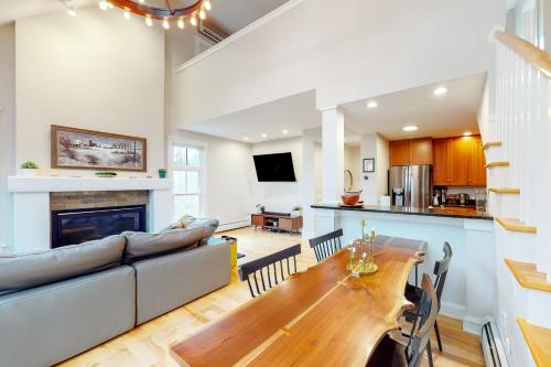 Castle Hill Condos G4 in Proctorsville, USA