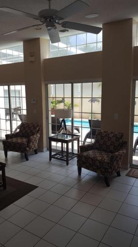 The Private Retreat - Three Bedroom Home - image 32