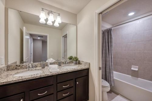 New Windsor Island Resort Townhome 5BD 4BA with Private Pool - image 7