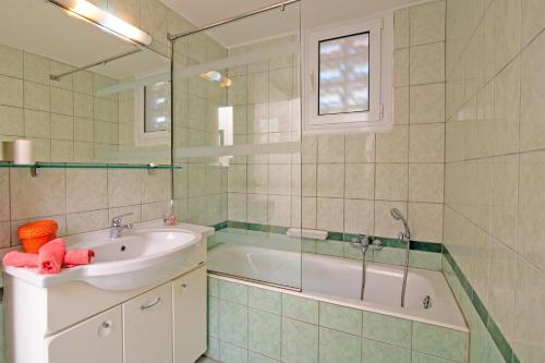 Three-Bedroom Villa image 10