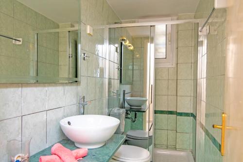 Three-Bedroom Villa image 5