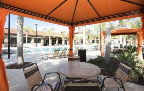 New 5 BD 4 BA Home with Private Pool at Solterra Resort - image 12