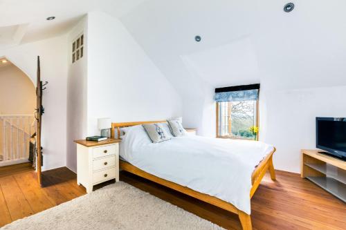 Exterior view, Dingles Cottage in Wadebridge