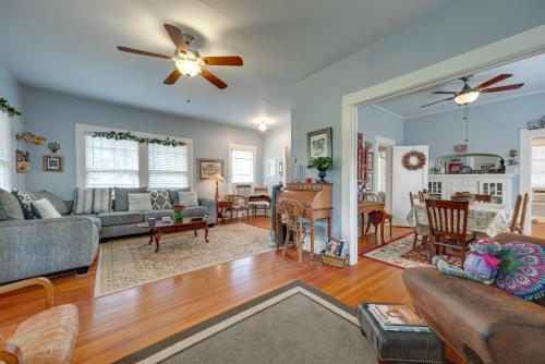 Charming Canyon Lake Cottage with Pool and BBQ Pit! - image 11