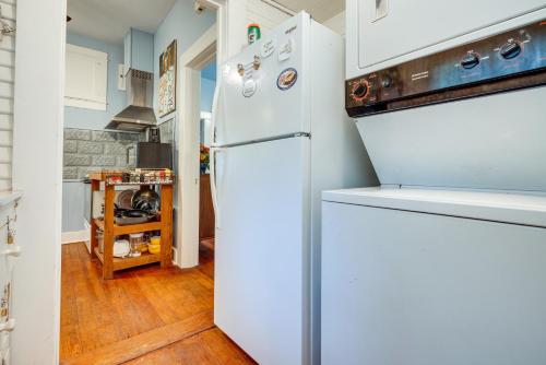 Charming Canyon Lake Cottage with Pool and BBQ Pit! - image 12