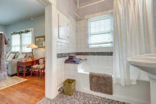 Charming Canyon Lake Cottage with Pool and BBQ Pit! - image 14