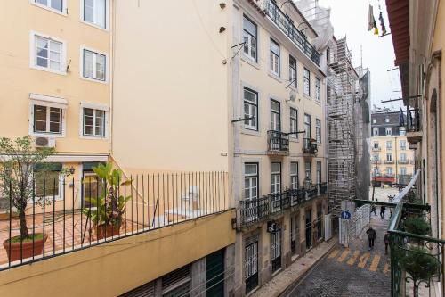 Ginjinha House - 4 Rooms - Bairro Alto - with AC by Lisbeyond 3